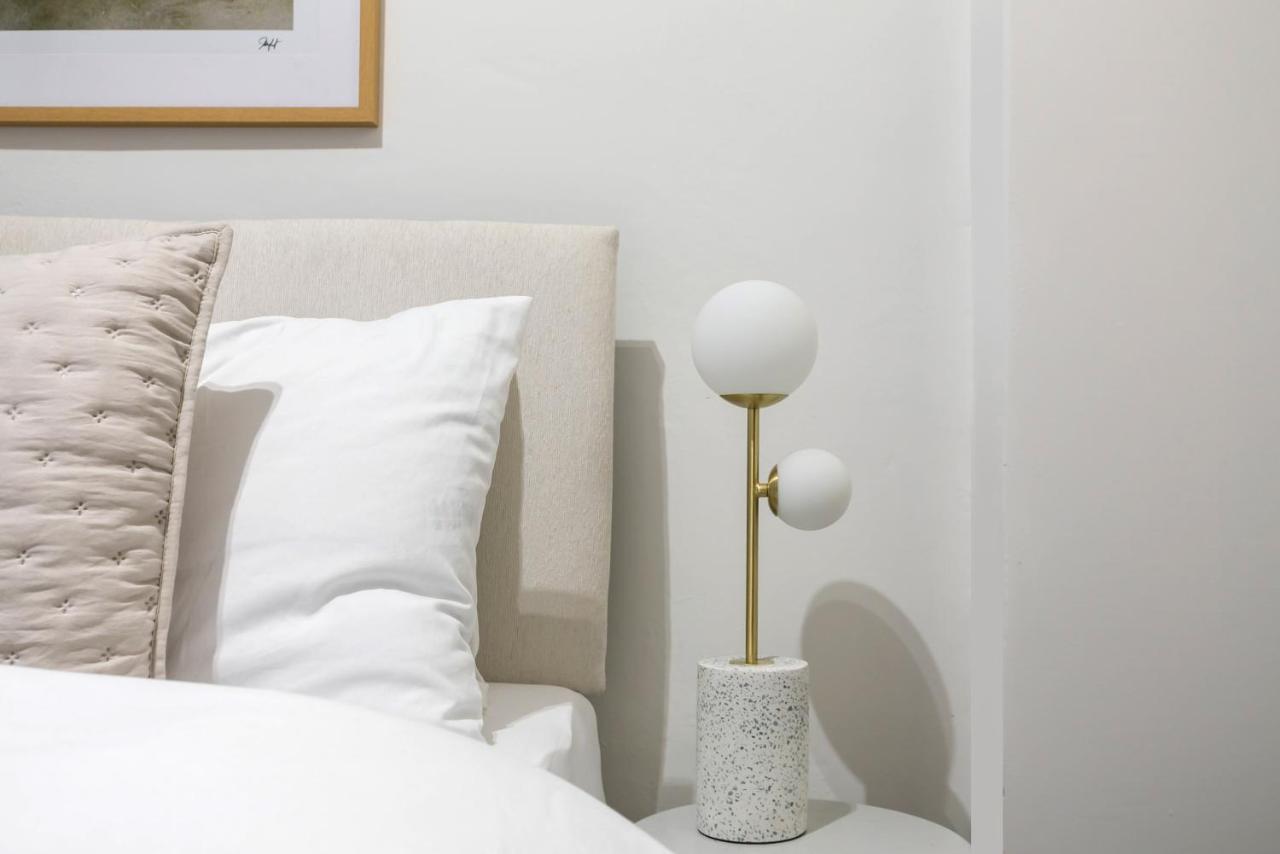 Perfectly Located 1 Bed Apartment Above Tube Station London Kültér fotó